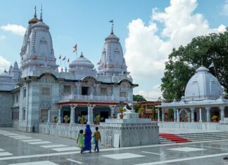 Explore the Best Tour and Travels in Gorakhpur Explore the Best Tour and Travels in Gorakhpur